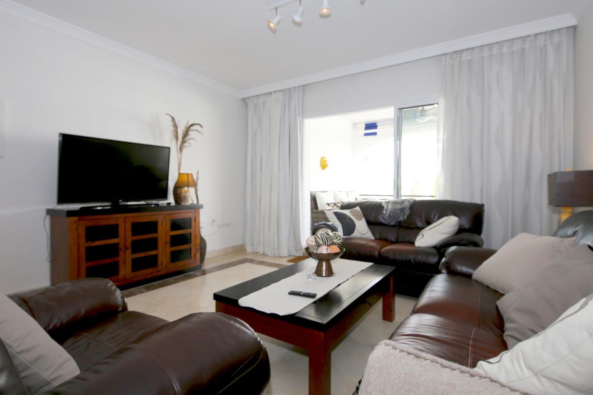 San Pedro Beachside Abril Apartamento *