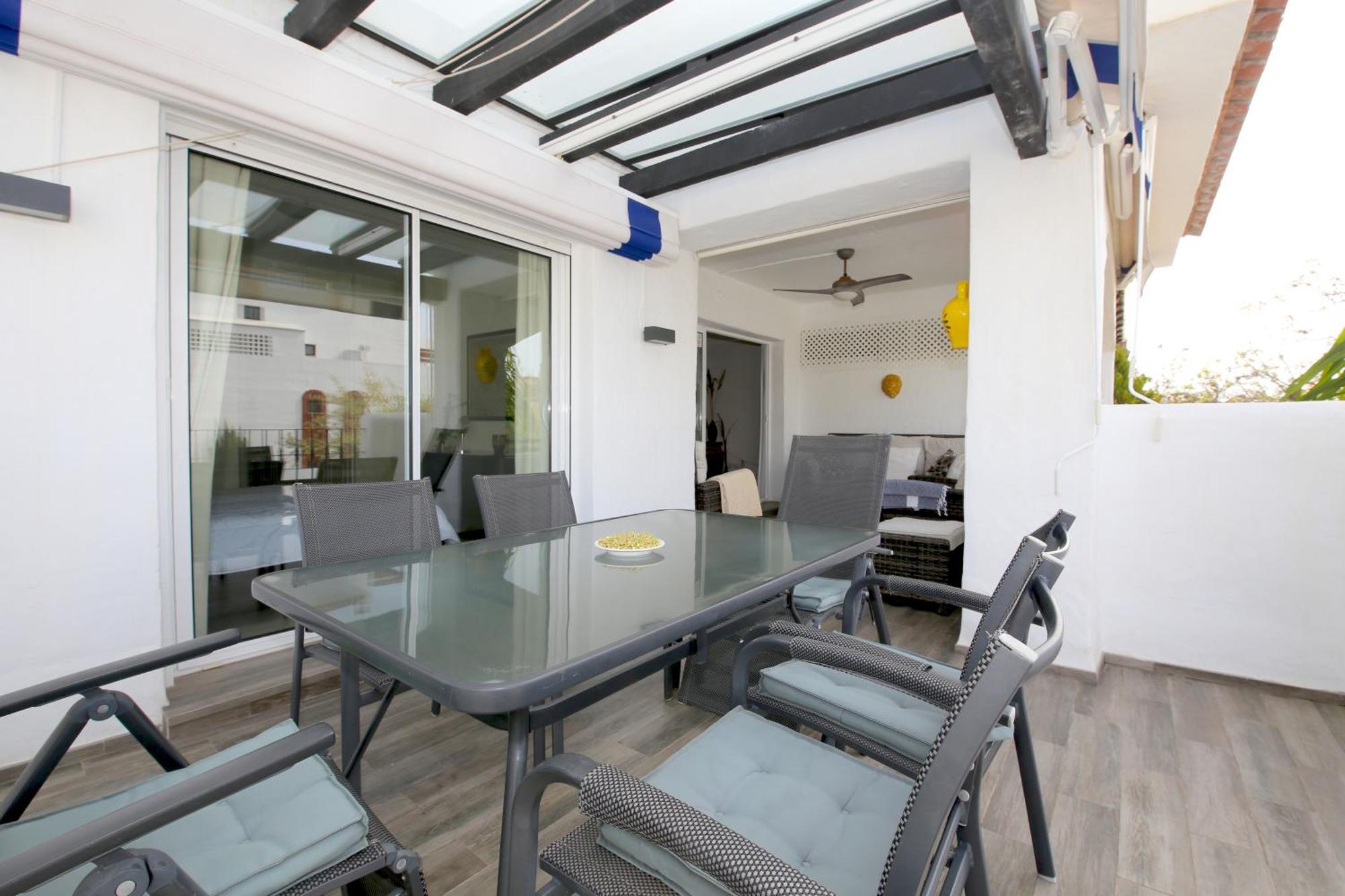 San Pedro Beachside Abril Apartamento *